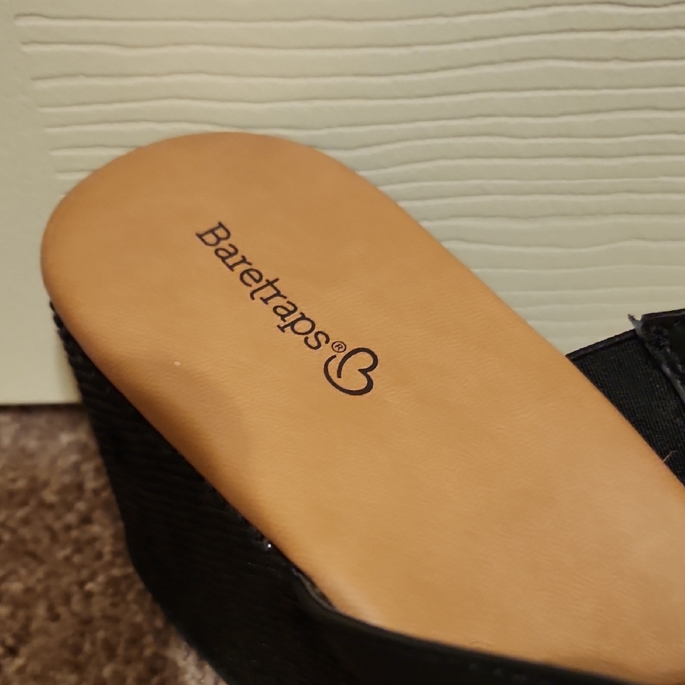 Baretraps Sydney Black Wedge Sandals, 11M, NWOT - Picture 2 of 10